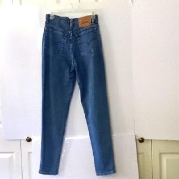 Levi's Vintage Women's Classic Jeans - Size (7) - Blue - Picture 2 of 6
